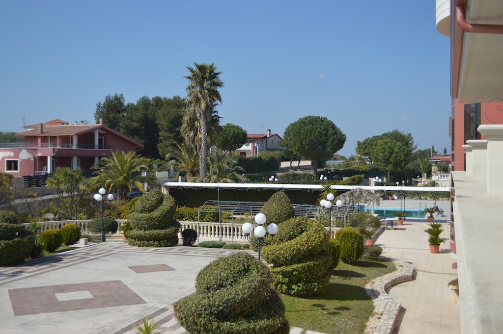 Hotel Parco Serrone Corato Exterior foto
